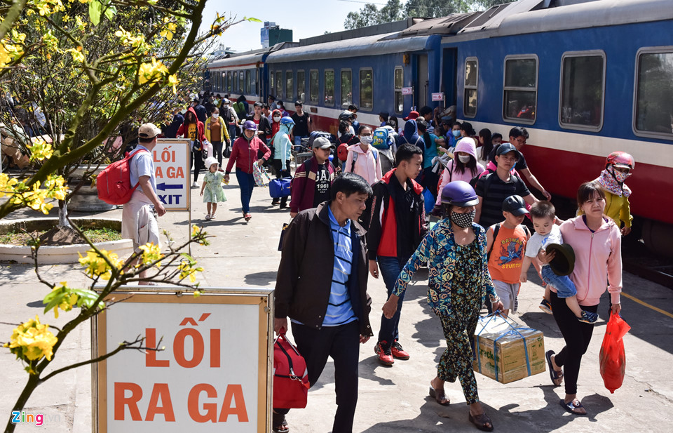 Nước mắt ngày chia ly sau kỳ nghỉ Tết